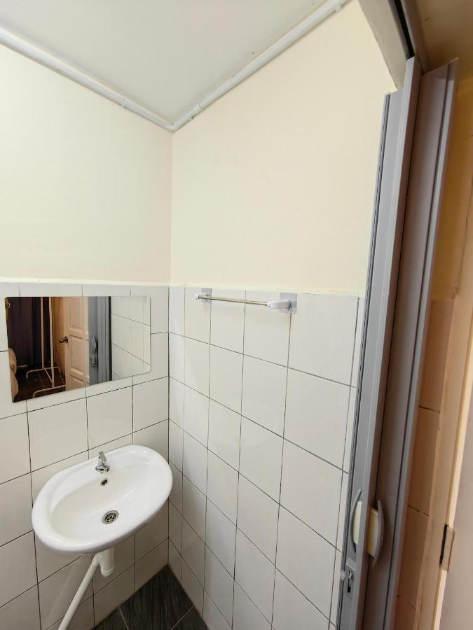 Ww Hostel 22A Private Shower George Town Ngoại thất bức ảnh